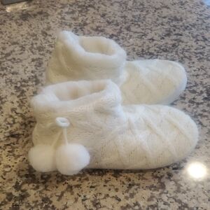 BearPaw White Knit Slippers